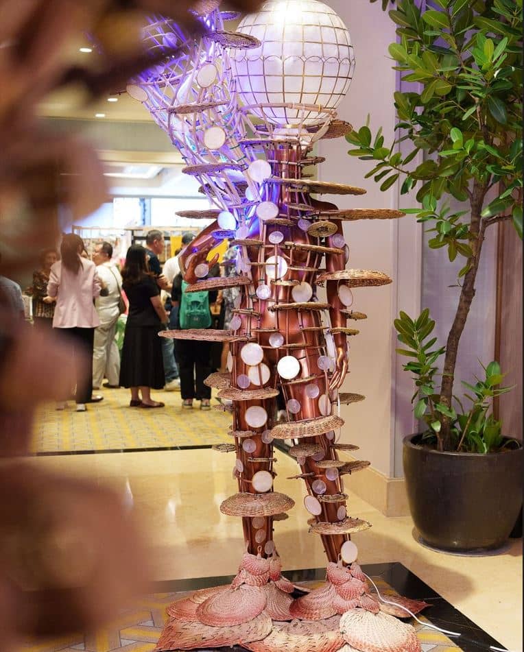 LEEROY New’s ‘Sacred Heart’ lamp sculptures displayed alongside products created by Filipino artisans at ArteFino 2024.